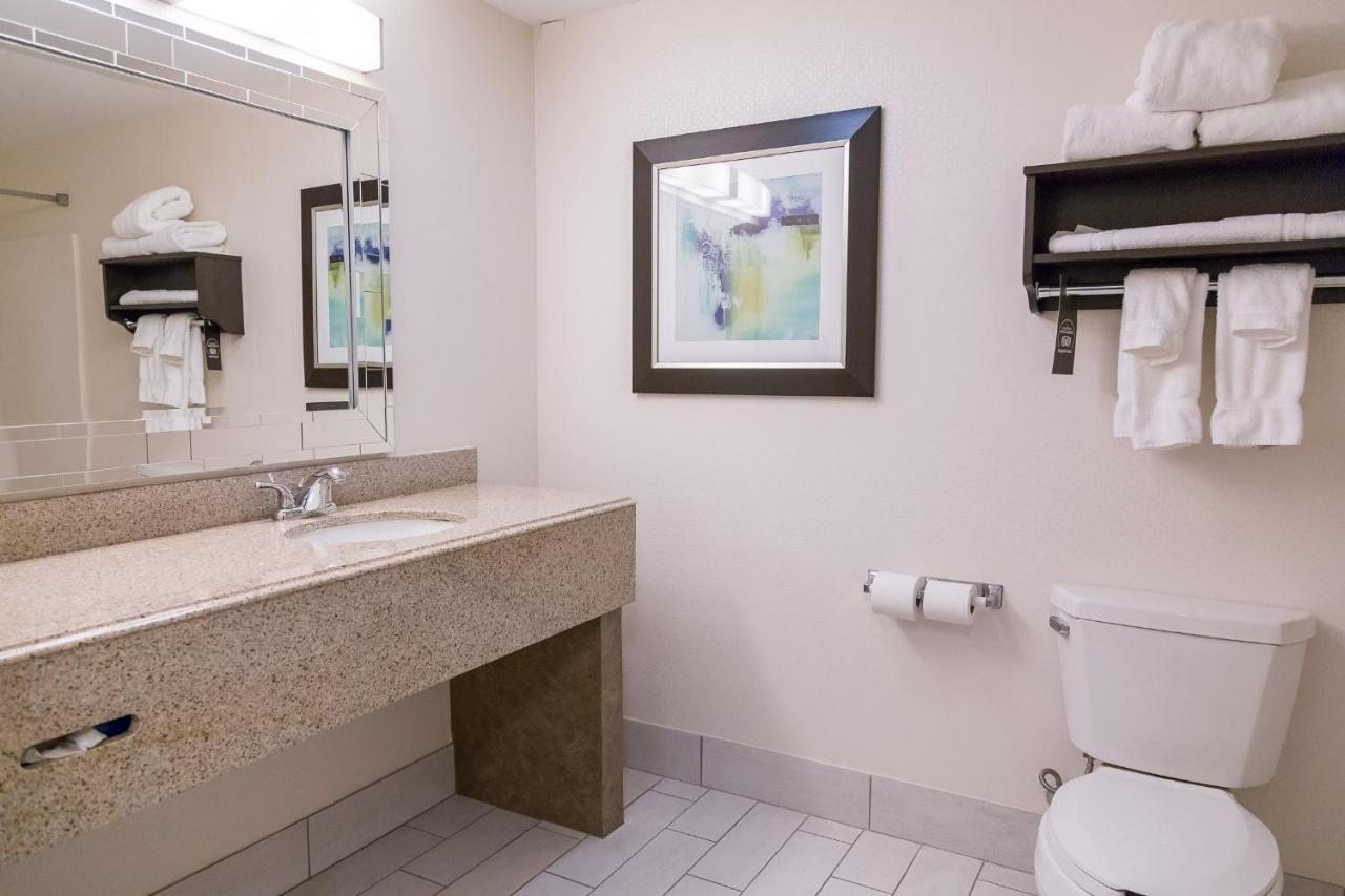 Hotel & Syracuse Airport - By Ihg 3*