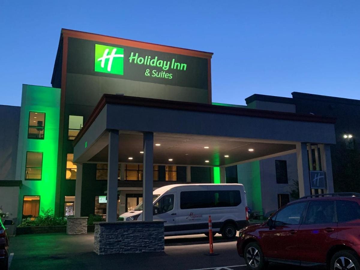 & Syracuse Airport - By Ihg