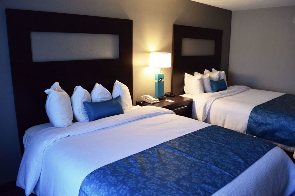 & Syracuse Airport - By Ihg