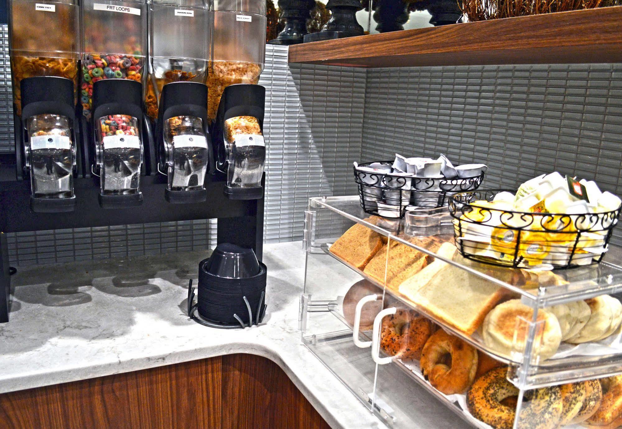 & Syracuse Airport - By Ihg Liverpool