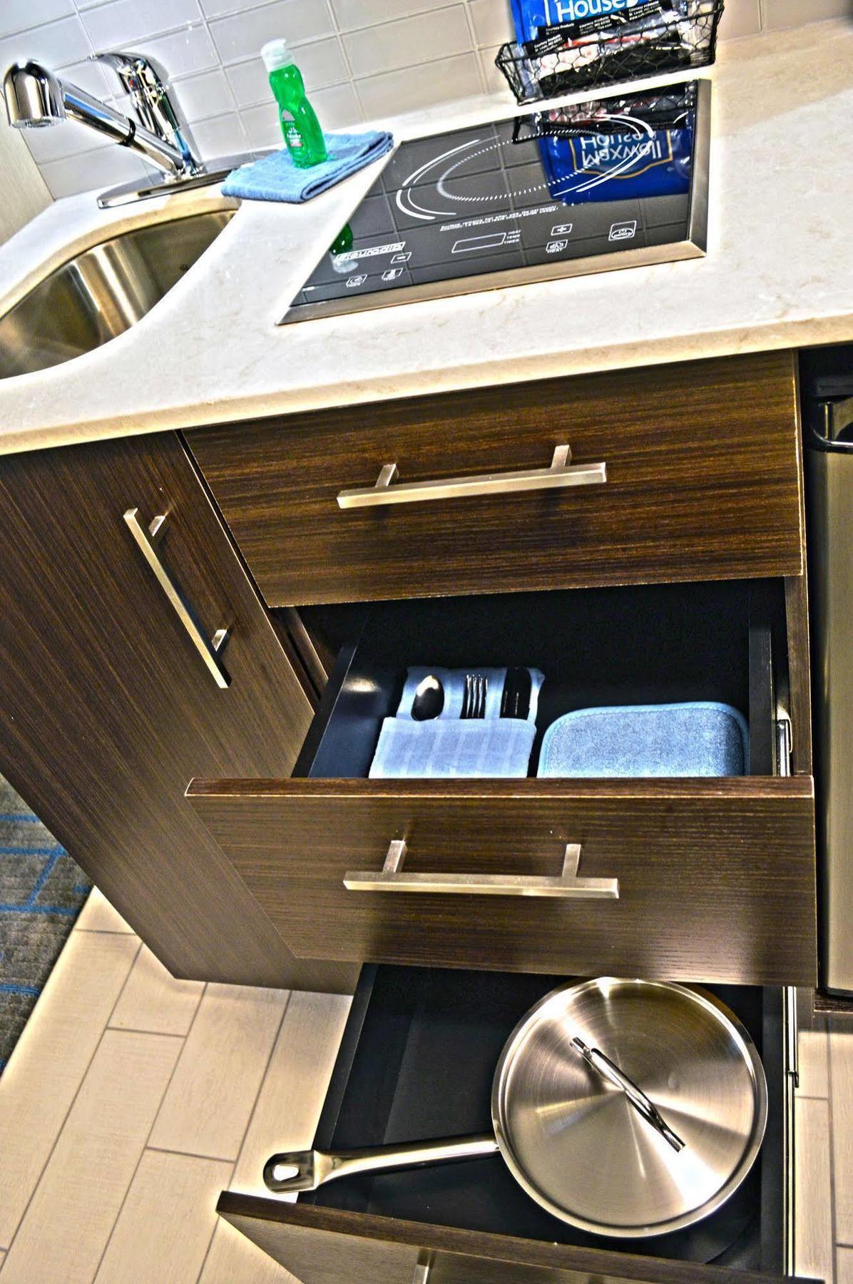 & Syracuse Airport - By Ihg Liverpool